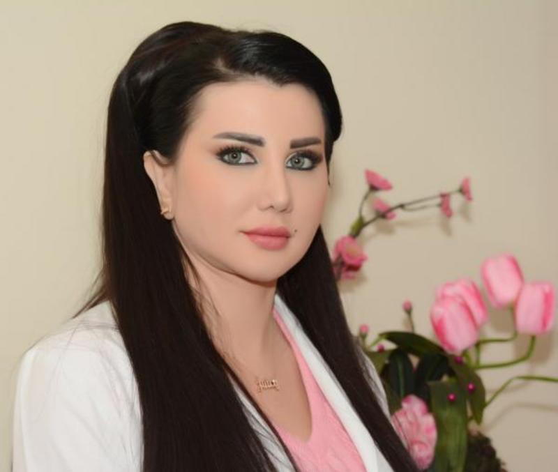 صور جيني إسبر بمكياج دخاني يغير ملامحها والجمهور يشك في عملية تجميل